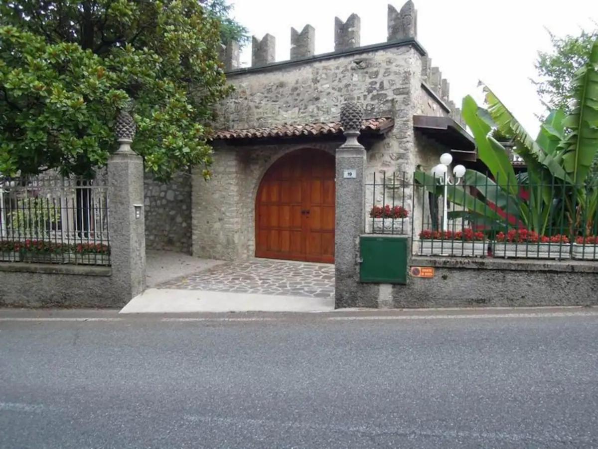 Villa Pinetina غارنانو المظهر الخارجي الصورة