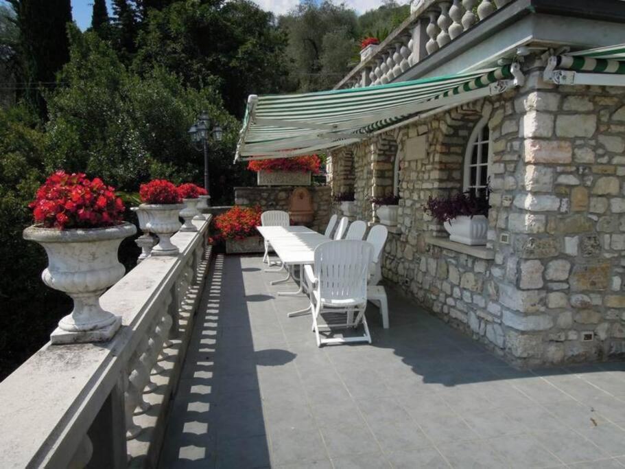 Villa Pinetina غارنانو المظهر الخارجي الصورة