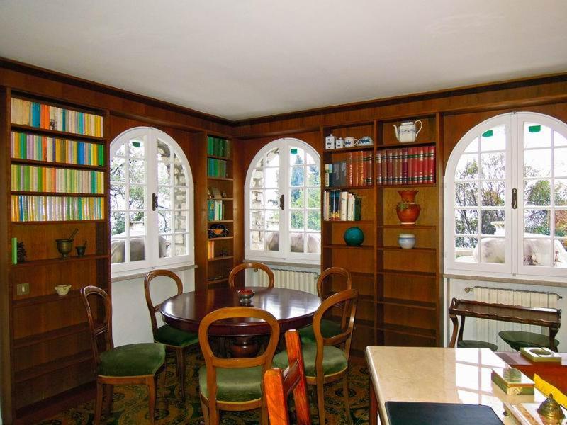 Villa Pinetina غارنانو المظهر الخارجي الصورة