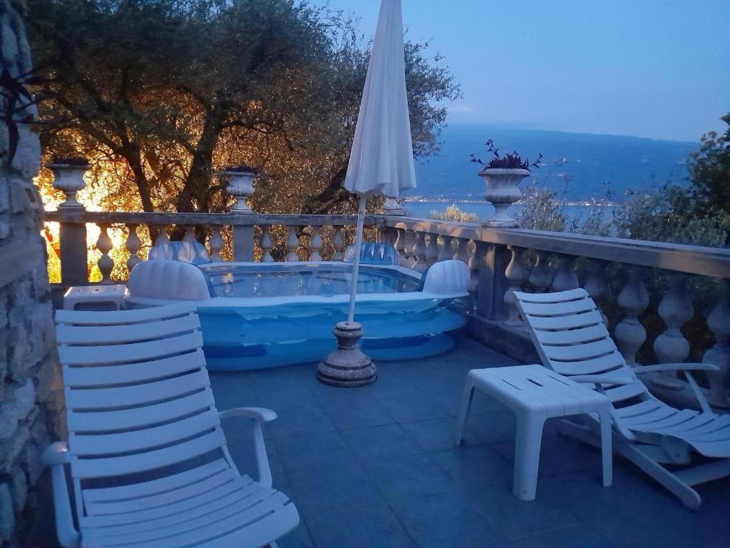 Villa Pinetina غارنانو المظهر الخارجي الصورة